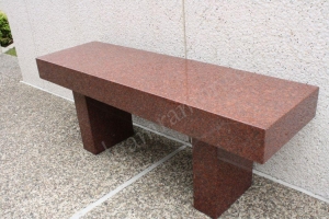 Скамья из гранита